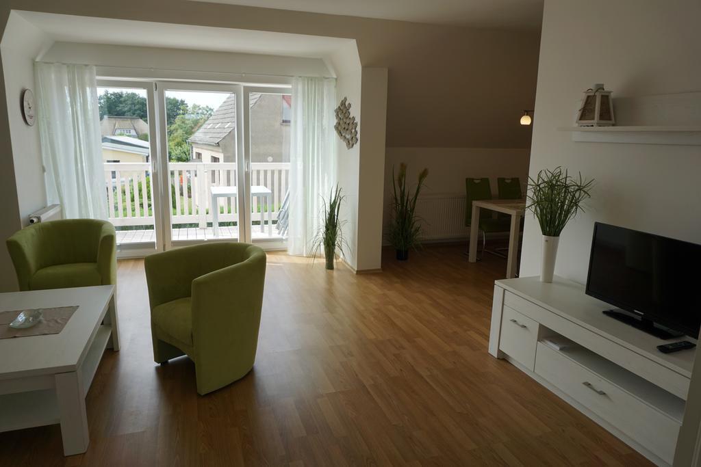 Ferienwohnungen Ruegen Findling Breege Exterior photo
